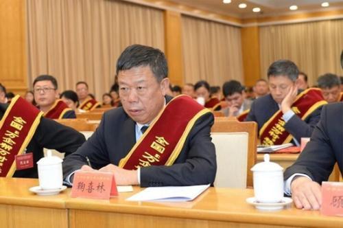 新奥,2025精准正版免费,警惕虚假宣传-全面释义、解释与落实