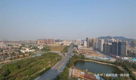 2025年香l港正版资料的全面释义、解释与落实