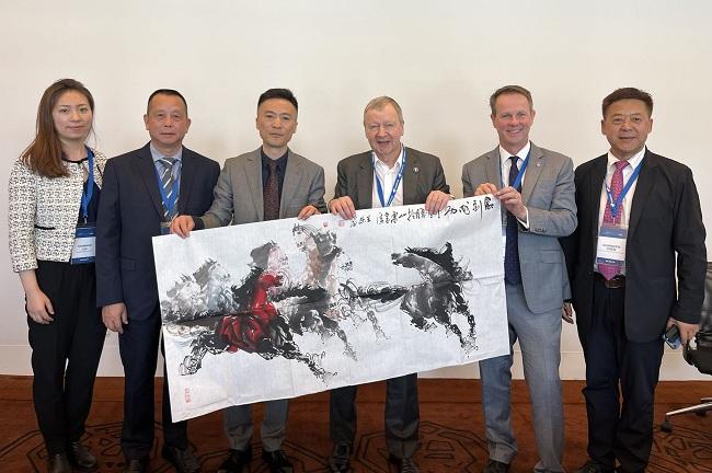 2025年香l港正版资料的全面释义、解释与落实